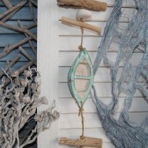 Hanger met drijfhout, stenen en mint houten bootjes, 90cm