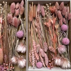Brievenbusdoosje  Medium, met korte droogbloemenmix ROZE tinten & Kaapse bloemetjes (zijn we aan het samenstellen)